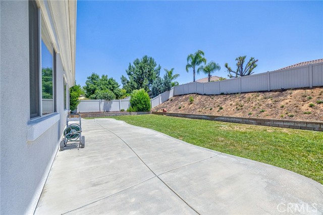 1708 Snowberry Road, Beaumont CA: https://media.crmls.org/medias/8ea0c203-e791-405a-9a04-828065041ed6.jpg