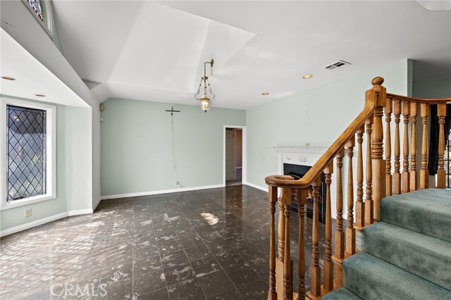 Detail Gallery Image 4 of 49 For 8001 Alverstone Ave, Los Angeles,  CA 90045 - 3 Beds | 4 Baths