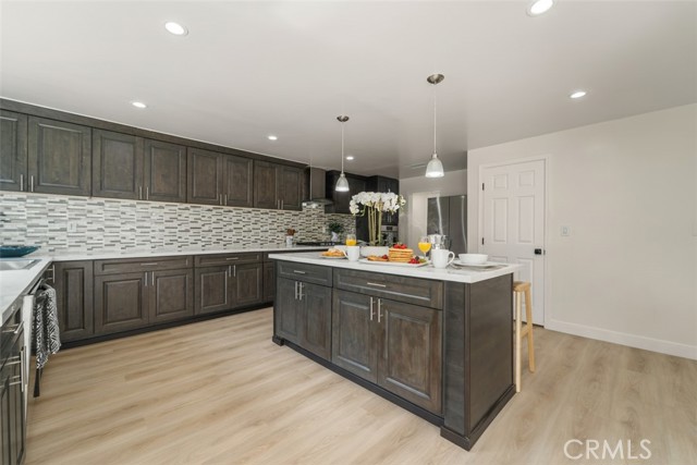 Detail Gallery Image 3 of 22 For 7272 W 90th St, Los Angeles,  CA 90045 - 4 Beds | 3 Baths