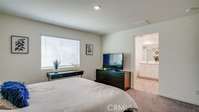 Detail Gallery Image 32 of 48 For 12848 Crown Hill Way, Moreno Valley,  CA 92555 - 3 Beds | 2/1 Baths