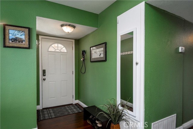 Detail Gallery Image 5 of 22 For 2325 Mountain Ave, Pomona,  CA 91767 - 4 Beds | 2 Baths