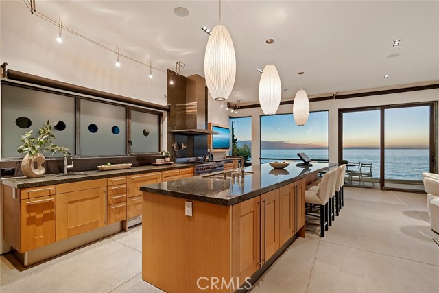Detail Gallery Image 13 of 75 For 2665 Victoria Dr, Laguna Beach,  CA 92651 - 5 Beds | 4/2 Baths