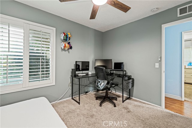 21742 Grovepark Drive, Saugus CA: https://media.crmls.org/medias/8ea3327f-5867-41b4-85ba-9862e4736780.jpg