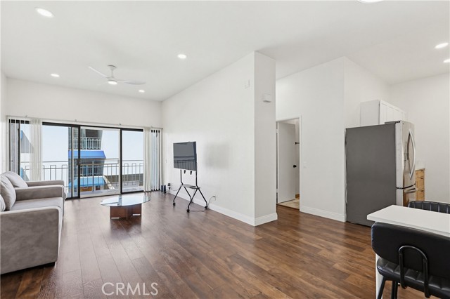 Detail Gallery Image 4 of 23 For 8328 Regents Rd 1f,  San Diego,  CA 92122 - 1 Beds | 1 Baths