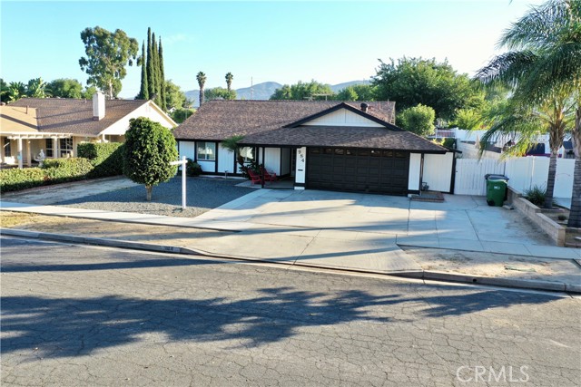 Image 2 for 984 Cortez Dr, Corona, CA 92882