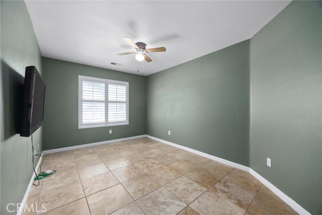 12200 Verdelho Avenue, Bakersfield CA: https://media.crmls.org/medias/8ea4a3ac-7b91-4425-8ec3-47acb30fdb5c.jpg