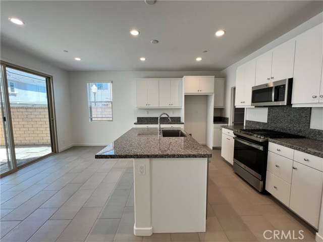 Detail Gallery Image 4 of 29 For 16259 Sandpiper Ave, Chino,  CA 91708 - 4 Beds | 4 Baths