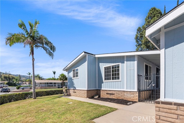 Detail Gallery Image 2 of 36 For 10220 Wrangler Way, Corona,  CA 92883 - 3 Beds | 2 Baths