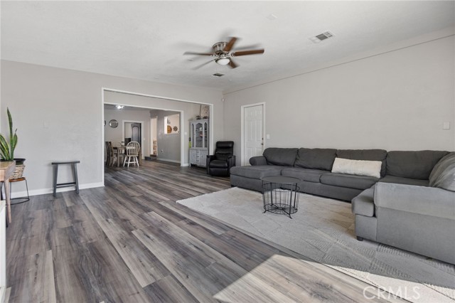 Detail Gallery Image 14 of 36 For 5128 N Berkeley Ave, San Bernardino,  CA 92407 - 3 Beds | 1/1 Baths