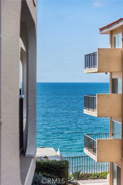 565 Esplanade, Redondo Beach, California 90277, 1 Bedroom Bedrooms, ,1 BathroomBathrooms,Residential,Sold,Esplanade,PV17218278