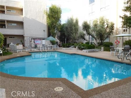 Detail Gallery Image 6 of 32 For 5333 Zelzah Ave #239,  Encino,  CA 91316 - 2 Beds | 2 Baths