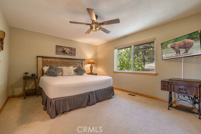 Detail Gallery Image 26 of 50 For 305 Starlight Cir, Big Bear Lake,  CA 92315 - 3 Beds | 2/1 Baths