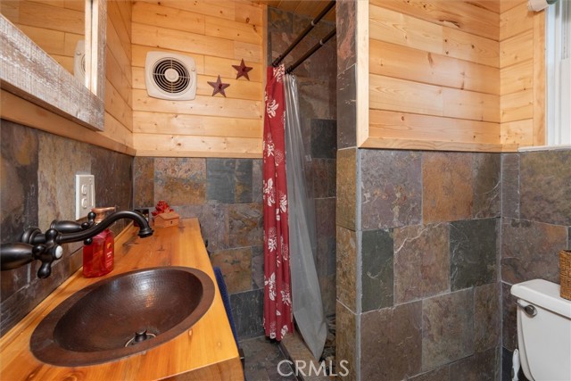Detail Gallery Image 13 of 26 For 1151 Railroad Ln, Fish Camp,  CA 93623 - 1 Beds | 1/1 Baths