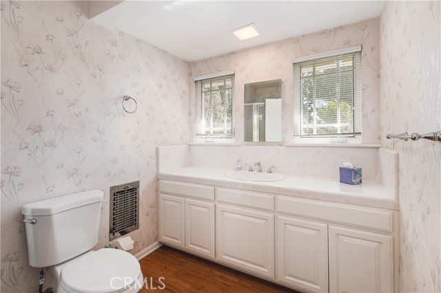 Detail Gallery Image 19 of 50 For 9659 Calvin, Northridge,  CA 91324 - 3 Beds | 3 Baths