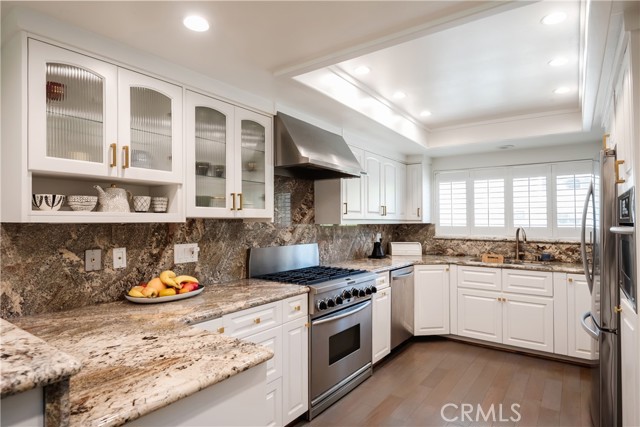 Modern Kitchen with Stainless Steel Appliances