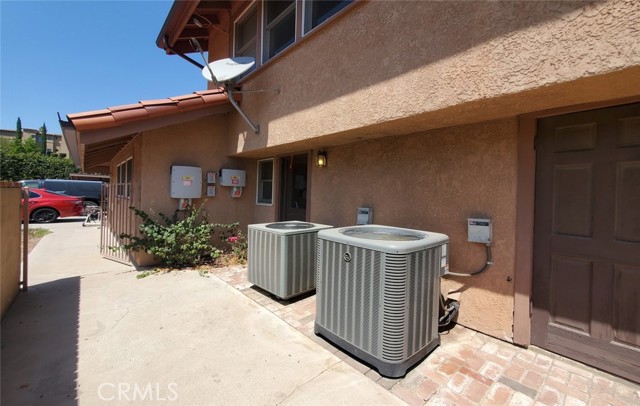 1300 Hidden Springs Drive, Corona CA: https://media.crmls.org/medias/8ea7a8ac-9476-4ccb-b646-8730142b26d4.jpg