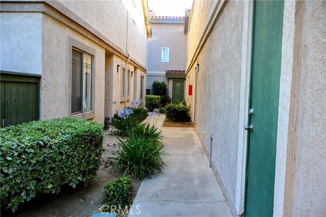 8425 Sunset Trail Place, Rancho Cucamonga CA: https://media.crmls.org/medias/8ea8cd7f-de87-4063-a525-a35274645e30.jpg