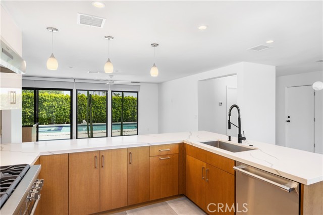 73534 Silver Moon Trail, Palm Desert CA: https://media.crmls.org/medias/8ea9d4e5-ccc6-4ed5-aebe-e4887f9b4d0f.jpg