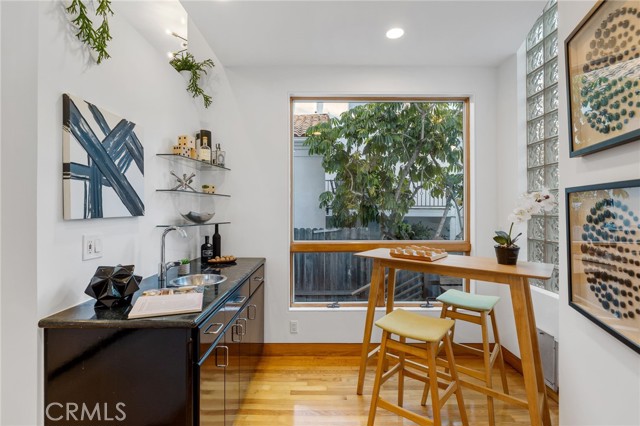 2704 Laurel Avenue, Manhattan Beach, California 90266, 4 Bedrooms Bedrooms, ,4 BathroomsBathrooms,Residential,Sold,Laurel,SB22216035