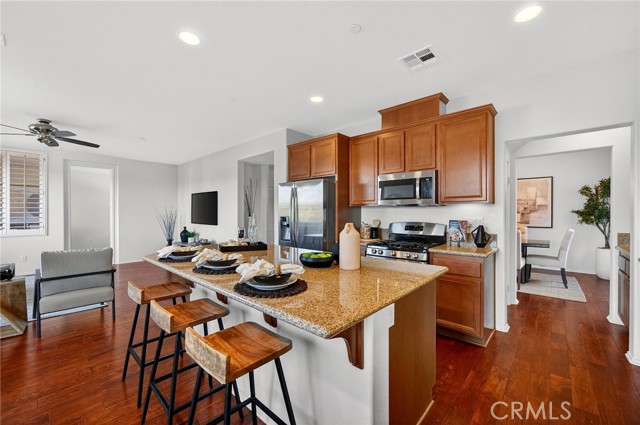 Detail Gallery Image 12 of 52 For 4154 Alderwood Pl, Lake Elsinore,  CA 92530 - 5 Beds | 3 Baths