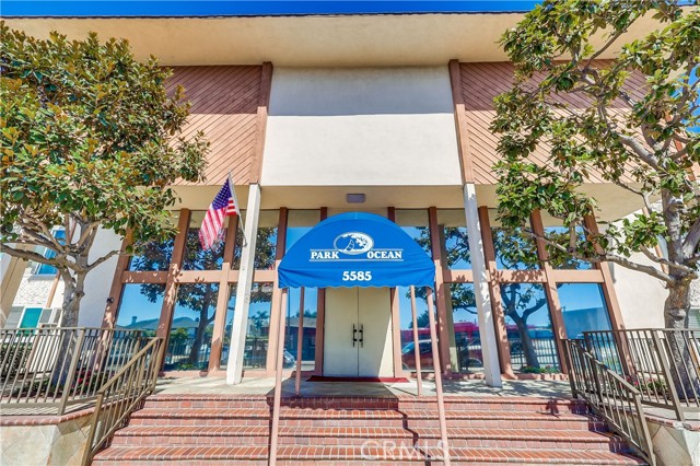 5585 E Pacific Coast, Long Beach CA: https://media.crmls.org/medias/8eaa3354-8a66-4933-b809-1c0d9d85262f.jpg