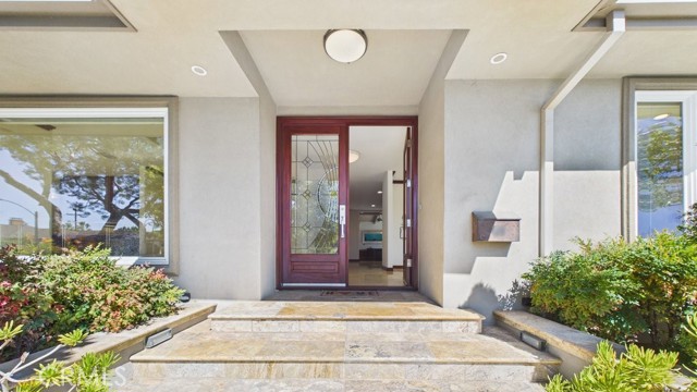 Detail Gallery Image 2 of 62 For 165 Cumberland Rd, Glendale,  CA 91202 - 3 Beds | 2/1 Baths