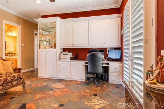 Detail Gallery Image 24 of 40 For 650 Crystal Mountain Cir, Riverside,  CA 92506 - 4 Beds | 3/1 Baths