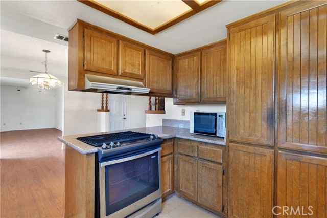 15457 Washoan, Apple Valley CA: https://media.crmls.org/medias/8eaad60e-5228-4932-9399-3dc63d1b589e.jpg