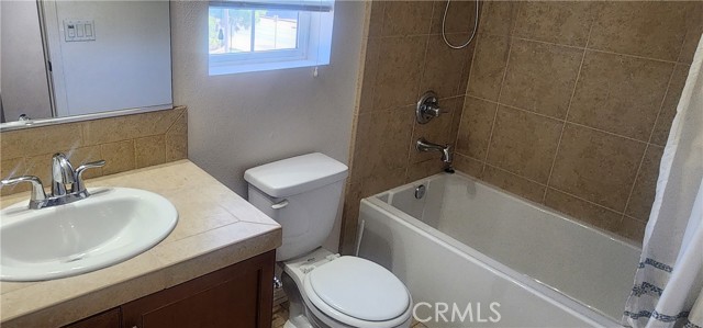 Detail Gallery Image 13 of 19 For 1500 Silver Shadow Dr, Newbury Park,  CA 91320 - 3 Beds | 2/1 Baths