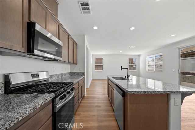 Detail Gallery Image 17 of 52 For 1527 Amethyst Ln, Beaumont,  CA 92223 - 3 Beds | 2/1 Baths