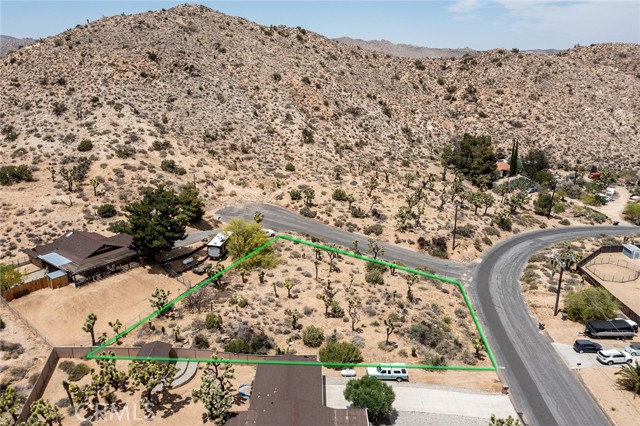 8385 Elk Court, Yucca Valley CA: https://media.crmls.org/medias/8eacb843-ccd1-48ab-b490-e602160bf22f.jpg