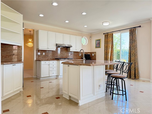 Detail Gallery Image 12 of 22 For 10354 Sandlewood, Porter Ranch,  CA 91326 - 4 Beds | 3 Baths