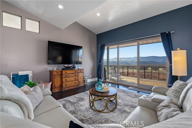 7110 Drake Road, Paso Robles CA: https://media.crmls.org/medias/8eae482b-cf26-48c4-a888-ba38d8873233.jpg