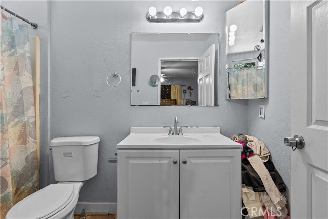 Detail Gallery Image 31 of 43 For 2001 N Salinas Ave, Los Angeles,  CA 90059 - 4 Beds | 2 Baths