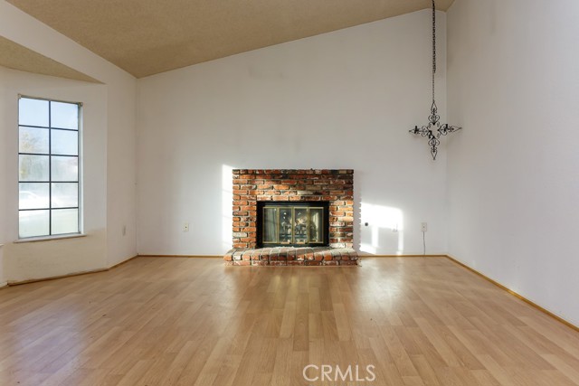 Detail Gallery Image 6 of 23 For 37012 Calle Bonita, Palmdale,  CA 93550 - 4 Beds | 2 Baths