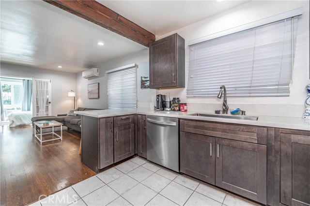 Detail Gallery Image 18 of 38 For 325 Cedar, Long Beach,  CA 90802 - 2 Beds | 1 Baths