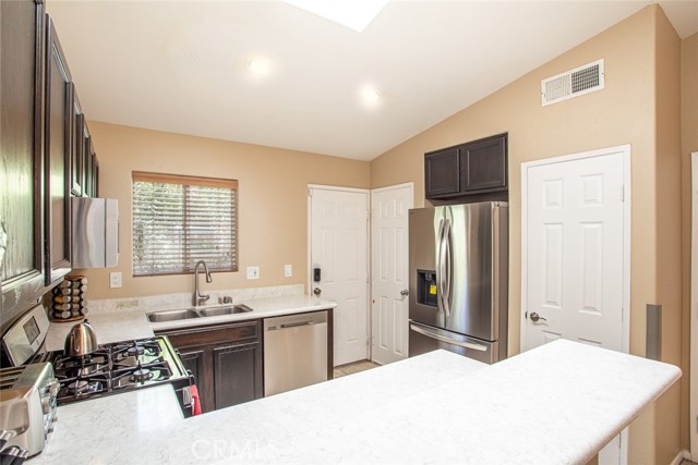 Detail Gallery Image 9 of 38 For 52055 Avenida Obregon, La Quinta,  CA 92253 - 3 Beds | 2 Baths