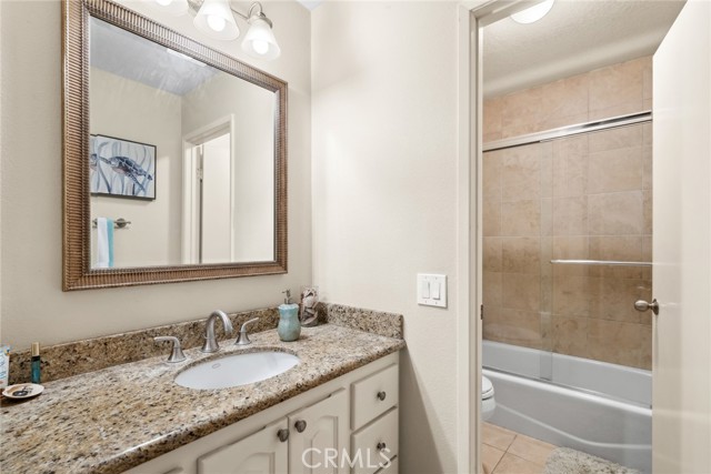 Detail Gallery Image 14 of 21 For 4 Corsica Dr, Newport Beach,  CA 92660 - 2 Beds | 2 Baths