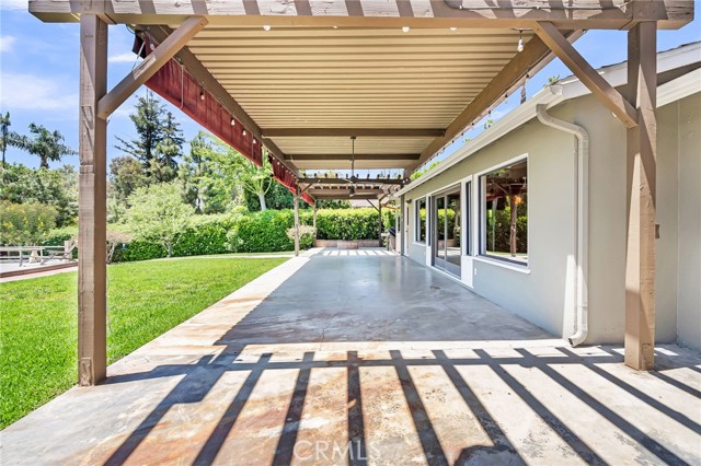 2886 Mcallister Street, Riverside CA: https://media.crmls.org/medias/8eafa175-21bf-4249-8fa0-242b6a5d2c38.jpg
