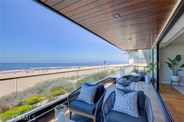 1208 The Strand, Manhattan Beach, California 90266, 2 Bedrooms Bedrooms, ,2 BathroomsBathrooms,Residential,Sold,The Strand,SB22105569