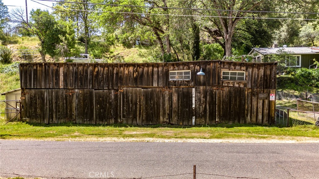 https://media.crmls.org/medias/8eb24023-6e3c-483f-b0f7-02cd8705674b.jpg?preset=X-Large