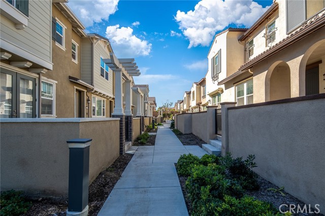 16022 Voyager Avenue, Chino CA: https://media.crmls.org/medias/8eb266dd-8afe-4bfc-ac73-c063224e2d9d.jpg