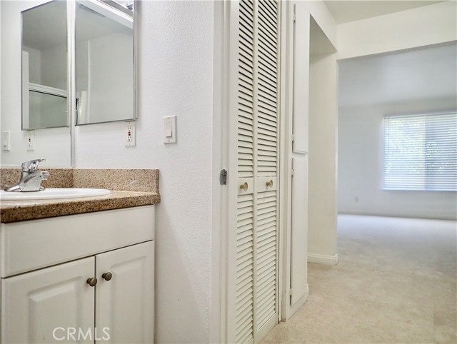 Detail Gallery Image 13 of 24 For 21400 Burbank Bld #201,  Woodland Hills,  CA 91367 - 2 Beds | 2 Baths