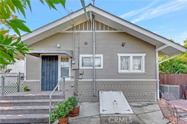 Detail Gallery Image 4 of 33 For 732 Molino, Long Beach,  CA 90804 - 3 Beds | 2 Baths