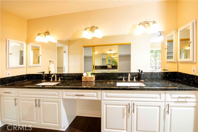 12860 Charlwood Street, Cerritos CA: https://media.crmls.org/medias/8eb36cba-20b5-44c3-9e99-cc5c2b573fc8.jpg