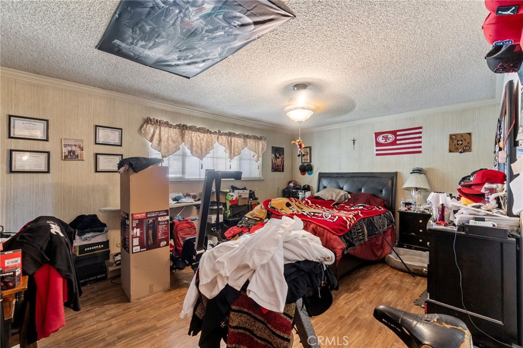 https://media.crmls.org/medias/8eb3aa9d-d1be-418f-9daf-862b8f419c5d.jpg?preset=X-Large