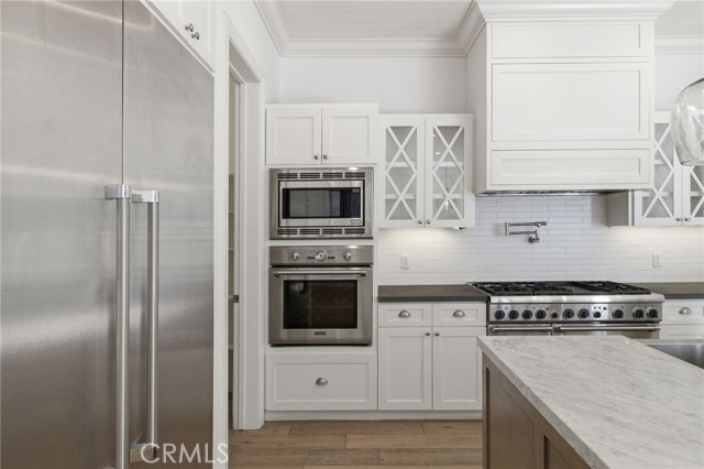 Detail Gallery Image 23 of 59 For 1405 Oak Ave, Manhattan Beach,  CA 90266 - 4 Beds | 4/1 Baths