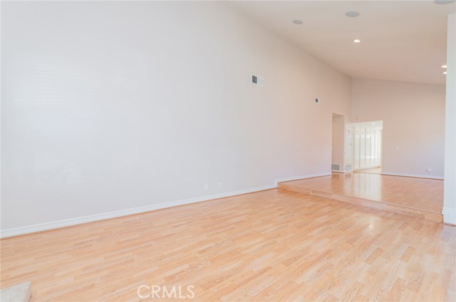 Detail Gallery Image 8 of 31 For 5 Deerwood W, Irvine,  CA 92604 - 3 Beds | 2 Baths