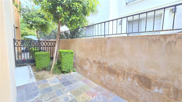 Detail Gallery Image 20 of 24 For 68 N Allen Ave #6,  Pasadena,  CA 91106 - 3 Beds | 3 Baths