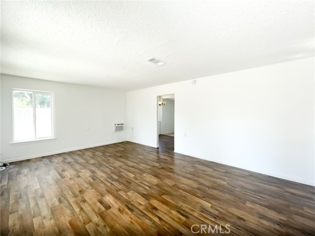 44630 Date Avenue, Lancaster CA: https://media.crmls.org/medias/8eb719ec-16fe-42da-844d-8b7da5640539.jpg